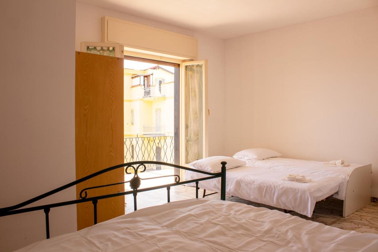 Posto Auto Gratuito Relax A 30 Metri Dal Mare Apartment Рива Лигуре Екстериор снимка